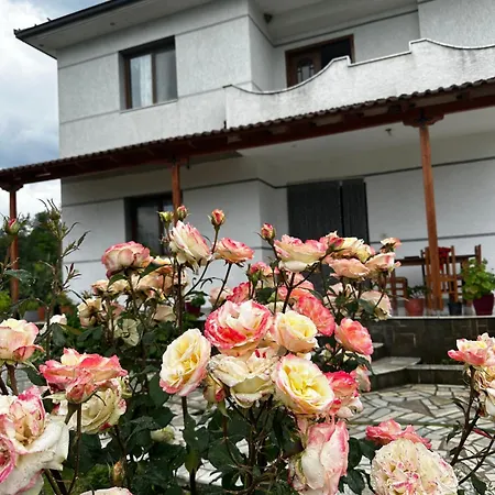فيلة Smeli Traditional House Strikcan