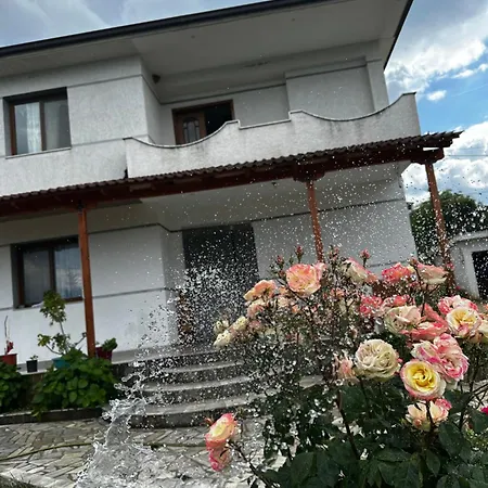 Smeli Traditional House فيلة *
